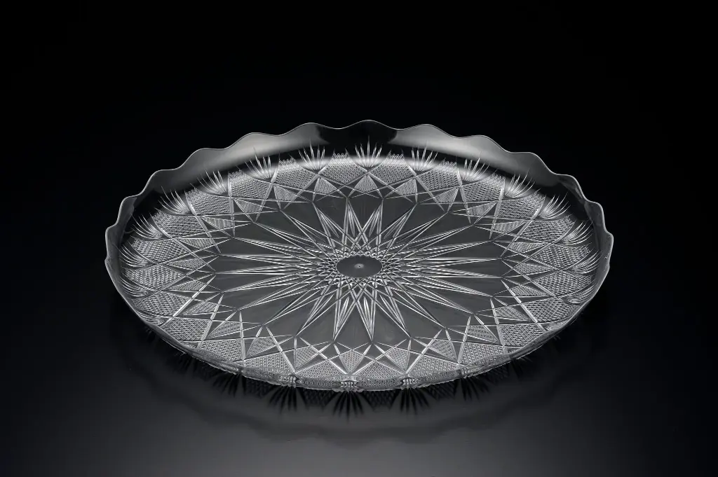 365mm Clear Round Tray Diamond Design Pk1